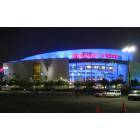 Los Angeles: : Staples Center at night