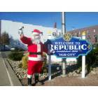 Republic: this is our strolling santa he has been strolling our streets for years at christmas