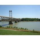 Yankton: : Bridge over Missouri River