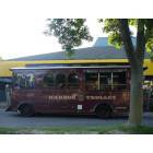 Grand Haven: : Trolley in downtown Grand Haven