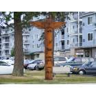 Birch Bay: : Totem Pole outside apartments near the bay