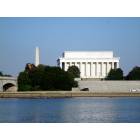 Washington: : Lincoln Memorial & Washington Monument over Potomac River
