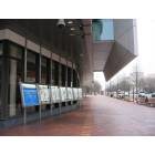 Washington: : Newseum Entrance on Pennsylvania Avenue