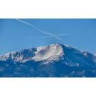 Colorado Springs: Pikes Peak with cross contrails