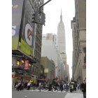 New York: : Empire-State building view, from west 33th St