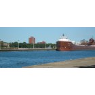 Sault Ste. Marie: : Canadian Geese Greeting the Boat Entering the Soo Locks Lake Superior Bound