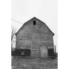 Halfmoon: old barn in town