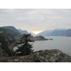 Hood River: : Sunset in the Columbia River Gorge from behind Westcliff Drive on Christmas Day 2009