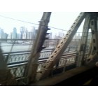 New York: : view of Manhattan on the D train