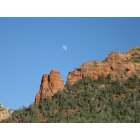 Sedona: : the moon over courthouse rock