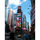 New York: : Times Square on a sunny day