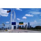 Dallas: : the Margaret Hunt Bridge