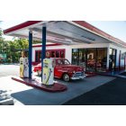 Cottonwood: Old gas station turned into a diner.