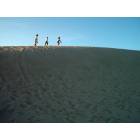 Montague: : Three Women on Dunes