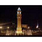 St. Louis: : Saint Louis University Colcktower at night