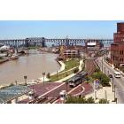 Cleveland: : View of Cuyahoga, Flats and Waterfront Line