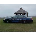 Round Lake Beach: Police car at public gazebo