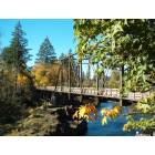 Mill City: Old trestle walking bridge
