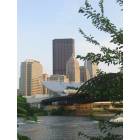 Pittsburgh: : Downtown view from walking trail along River Rd.