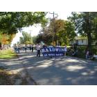 Baldwin City: Parade Maple Leaf Festival