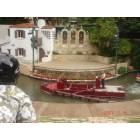 San Antonio: : Canal Sweeper specially designed for the riverwalk