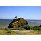 Port Orford: : Battle Rock...Where a group of shipwrecked sailors heald off the local Indians in the early 1800s....
