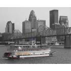 Jeffersonville: Belle of Louisville from Kingfish on the River