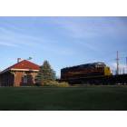 Wilton: : Iowa Interstate Railroad passing by Depot 2007