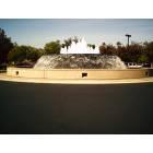 Yorba Linda: : Fountain at Richard Nixon Library and Museum.
