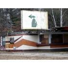 Skidway Lake: An long since abandoned drive-in style restaurant in Skidway Lake