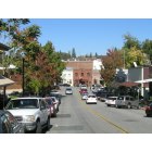 Auburn: : Looking down Sacramento St. in Old Town - toward California Bar & Carpe Vino