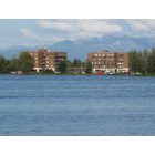 Anchorage: : Lakeshore Condos on Lake Hood
