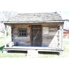 Marion: Log Cabin Close To Ben Clement Mineral Museum