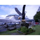 Ketchikan: : Cruise ship at the dock in downtown
