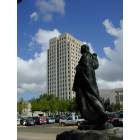 Bismarck: : Statue of Sakakawea & State Capitol Building