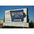 Wilton: : Entry Sign off Highway 6
