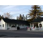 Grass Valley: : sierra motel 1930s motor court motel just outside of old town GV