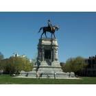 Richmond: : Statue of Robert E. Lee on Monument Blvd. Richmond, VA