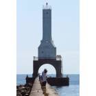 Port Washington: lighthouse and breaker