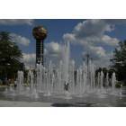 Knoxville: Fun in the fountain