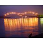 Memphis: : Bridge over Mississippi River in downtown Memphis