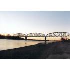 Bismarck: Railroad bridge over Missouri River