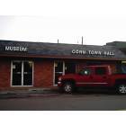 Corn: Corn's town hall and museum in the downtown strip
