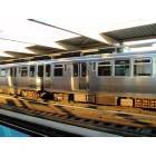 Chicago: : Brown Line train at Western Avenue in Lincoln Square, Chicago