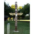Grapevine: : Totem Pole in Parr Park, Grapevine, TX