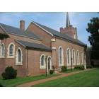 Warrenton: : Side view of Emmanuel Episcopal Church