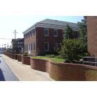 La Plata: : Serpentine brick wall surrounding the Charles County Courthouse
