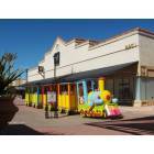 Lake Elsinore: : Lake Elsinore Outlet Mall - Train is a big attraction for kids