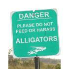 Fernandina Beach: : Alligator sign along Egan's Creek, Fernandina Beach