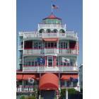 Cape May: : One of many hotels along the beach
